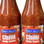 سس سیر و گوجه چیلی برند UMITCHELL'S وزن ۸۲۵ گرم